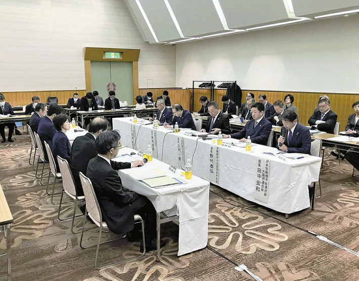 【経済】初任給↑、優秀な人材確保へ広がる動き…　既存社員やる気そぐ恐れ